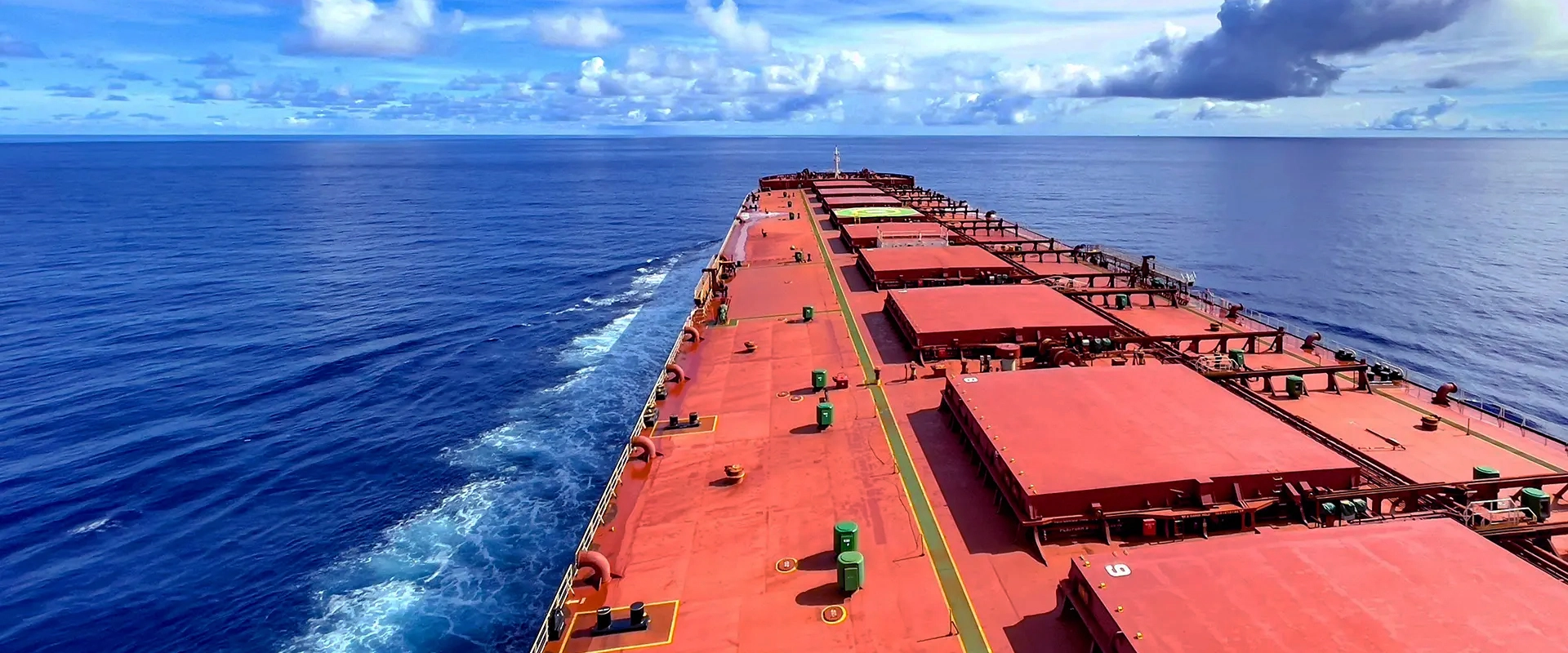 Apex bulk carrier